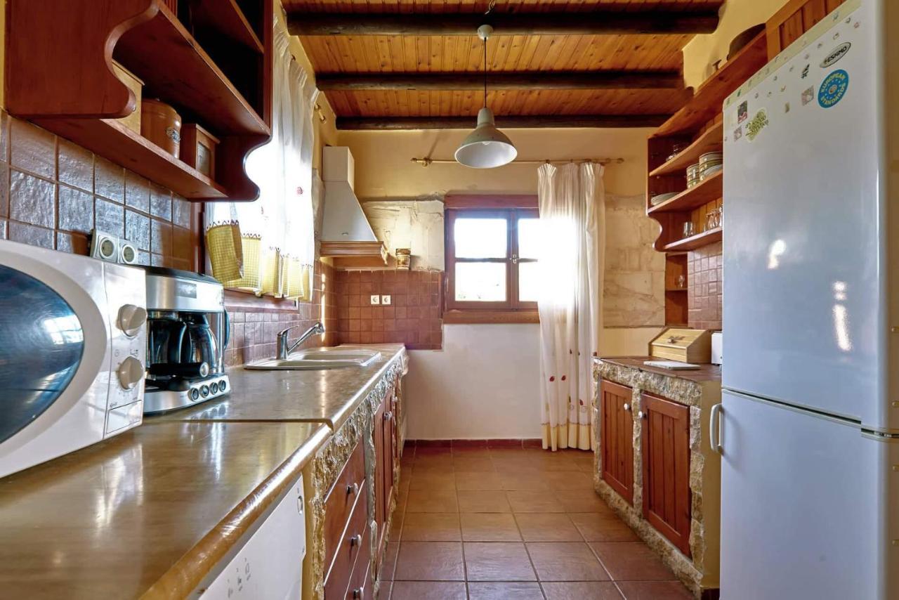 Villa Evenos Of 3 Bedrooms - Irida Country House Of 2 Bedrooms With Private Pools 엘라포니시 외부 사진