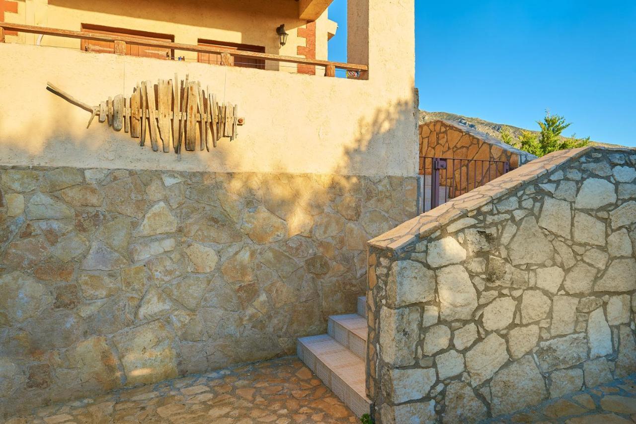 Villa Evenos Of 3 Bedrooms - Irida Country House Of 2 Bedrooms With Private Pools 엘라포니시 외부 사진