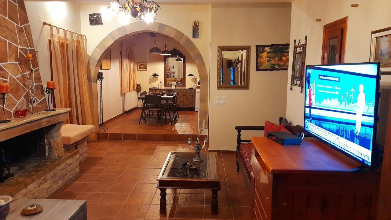 Villa Evenos Of 3 Bedrooms - Irida Country House Of 2 Bedrooms With Private Pools 엘라포니시 외부 사진