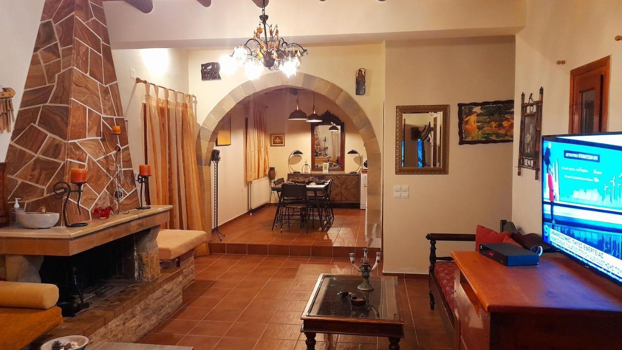 Villa Evenos Of 3 Bedrooms - Irida Country House Of 2 Bedrooms With Private Pools 엘라포니시 외부 사진