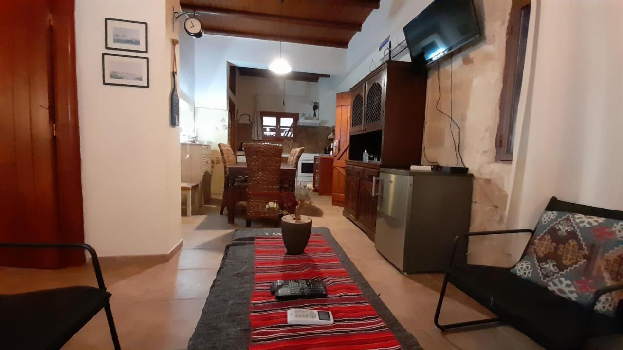 Villa Evenos Of 3 Bedrooms - Irida Country House Of 2 Bedrooms With Private Pools 엘라포니시 외부 사진