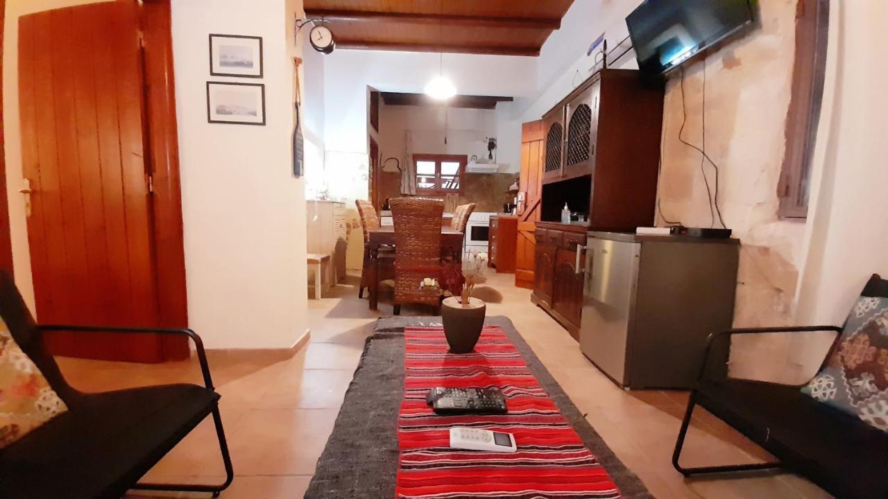 Villa Evenos Of 3 Bedrooms - Irida Country House Of 2 Bedrooms With Private Pools 엘라포니시 외부 사진